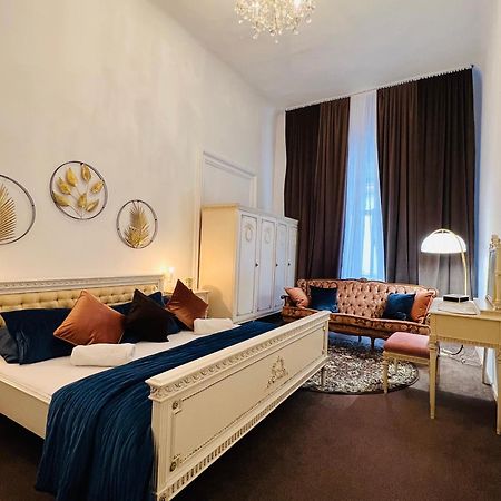 דירות Csaky Palace Bratislava 1 מראה חיצוני תמונה